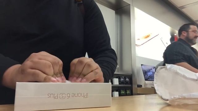 Iphone 6s Plus Launch Day смотреть онлайн