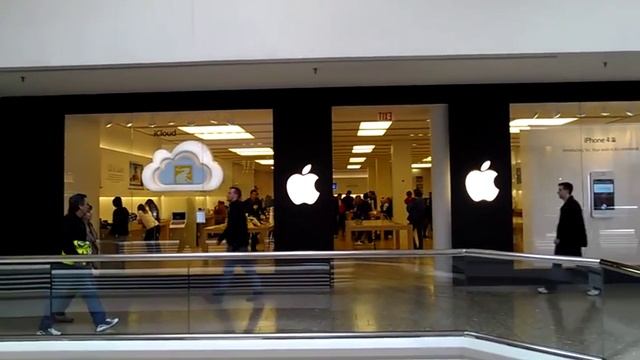 APPLE STORE in Schaumburg, IL The New IPAD смотреть онлайн