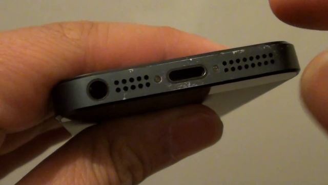 iPhone 5: How to Check For Water Damage Indicator смотреть онлайн