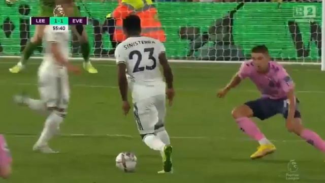 NARRADOR ENLOQUECE CON GOL DE LUIS SINISTERRA LEEDS UNITED vs EVERTON смотреть онлайн