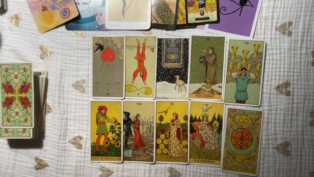 CAPRICORN~Someone's Going to Text You AND ASK YOU TO HEAL THE RELATIONSHIP April Tarot смотреть онлайн
