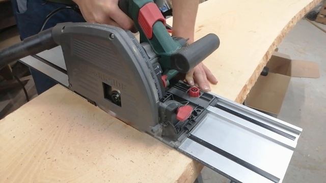 Scie Plongeante Parkside PTSS 1200 C2 à 59€ - Unboxing & Test