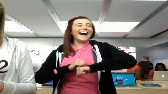 emilias apple store dance смотреть онлайн