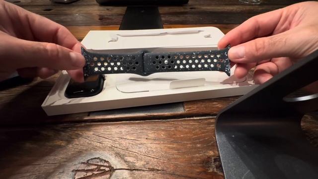 Unpacking Apple Watch Series 9 GPS + Cellular 45 Mm
