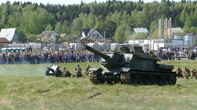 ISU-152 Padikovo 09.05.2016 (ИСУ-152 на реконструкции в Падиково 9.05.2016) смотреть онлайн