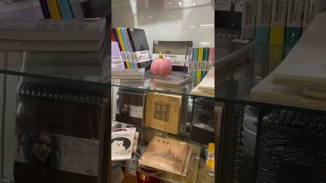 Рил: Зашла за кисточкой, купила две, краски и бумагу #рисование #иллюстратор #watercolor смотреть онлайн