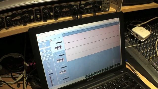 A drum kit from a Cup_ Make your own sounds from scratch.... смотреть онлайн