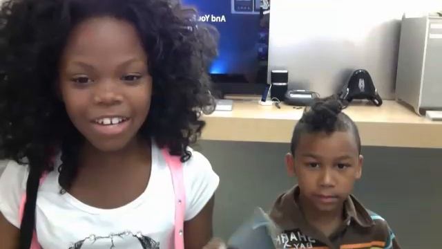 Lil Jazzy and Nell Da Don in Apple Store смотреть онлайн