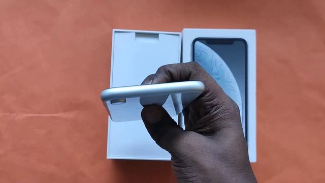 Refurbished / Second Hand / Used Apple iPhone Xr 64GB at www.sahivalue.com смотреть онлайн
