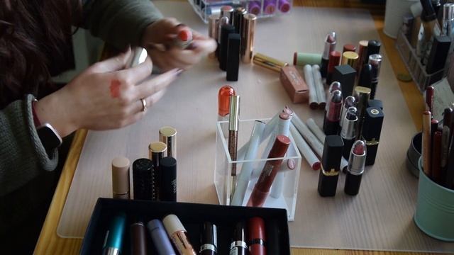 Lipstick declutter - End of the Year declutter #6 смотреть онлайн