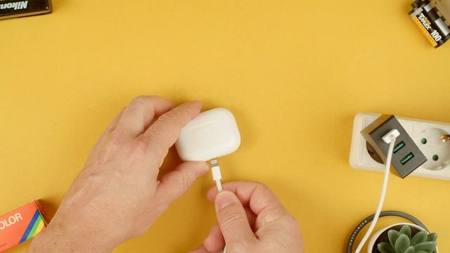 How to charge Apple Airpods Pro Case with cable (Lightning) || Apple Airpods Pro смотреть онлайн