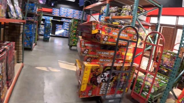 Red Apple Fireworks Store Walk Through and Stash 2024!!!! смотреть онлайн