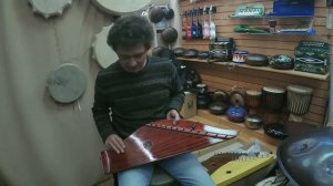 Гусли кружовник красные и мастер Максим Гавриленко