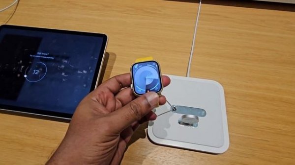 Apple Store Dubai Mall 🇦🇪 2024 | Complete Review | iPhone 15 Pro Max Price Comparison