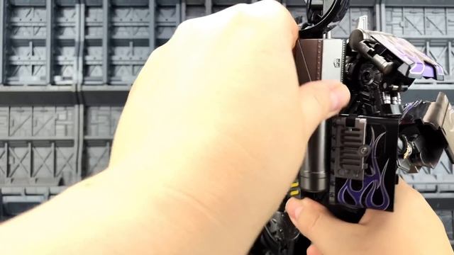 Black mamba Bark (Dark) COMMANDER Oversized Transformers MPM 4 Nemesis Prime смотреть онлайн