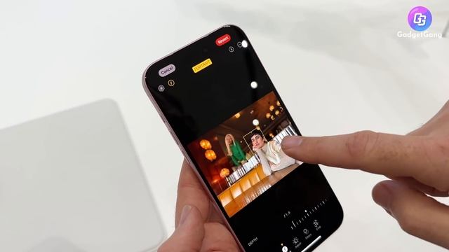iPhone 15 Pro Max 阿聰現場實測〡8大新功能實機測試〡實機手感 真係輕咗？〡5倍鏡頭實用性？〡自動人像超方便〡Apple Watch 點指功能實測靈敏度〡 有一部機最失望？ смотреть онлайн