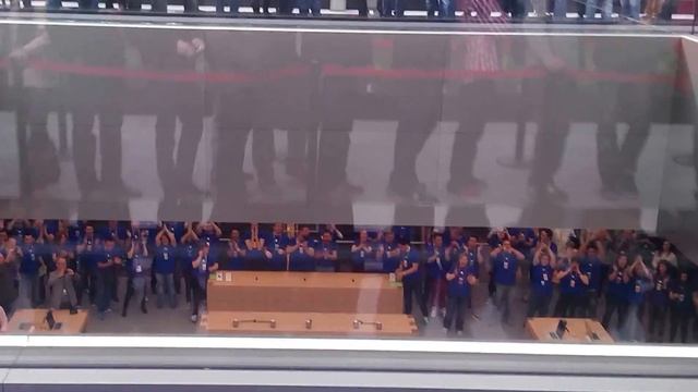 Zorlu Center, Apple Store смотреть онлайн