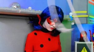 Из ботанши в ЛЕДИБАГ  Как выбраться Супергерою из Тюрьмы