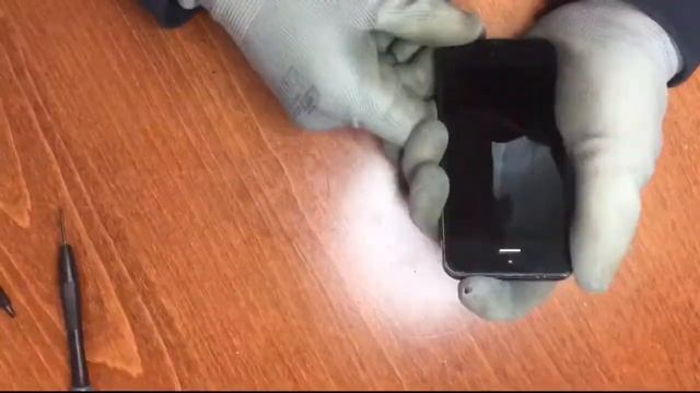 iPhone 5 battery replacement in 42 seconds - Smartvis s.r.o. смотреть онлайн