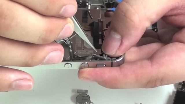 iPhone 4 Verizon-CDMA Headphone Jack Install смотреть онлайн