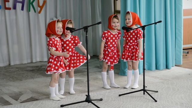 Милашки. Настя и ее подружки поют милашнюю песенку. смотреть онлайн
