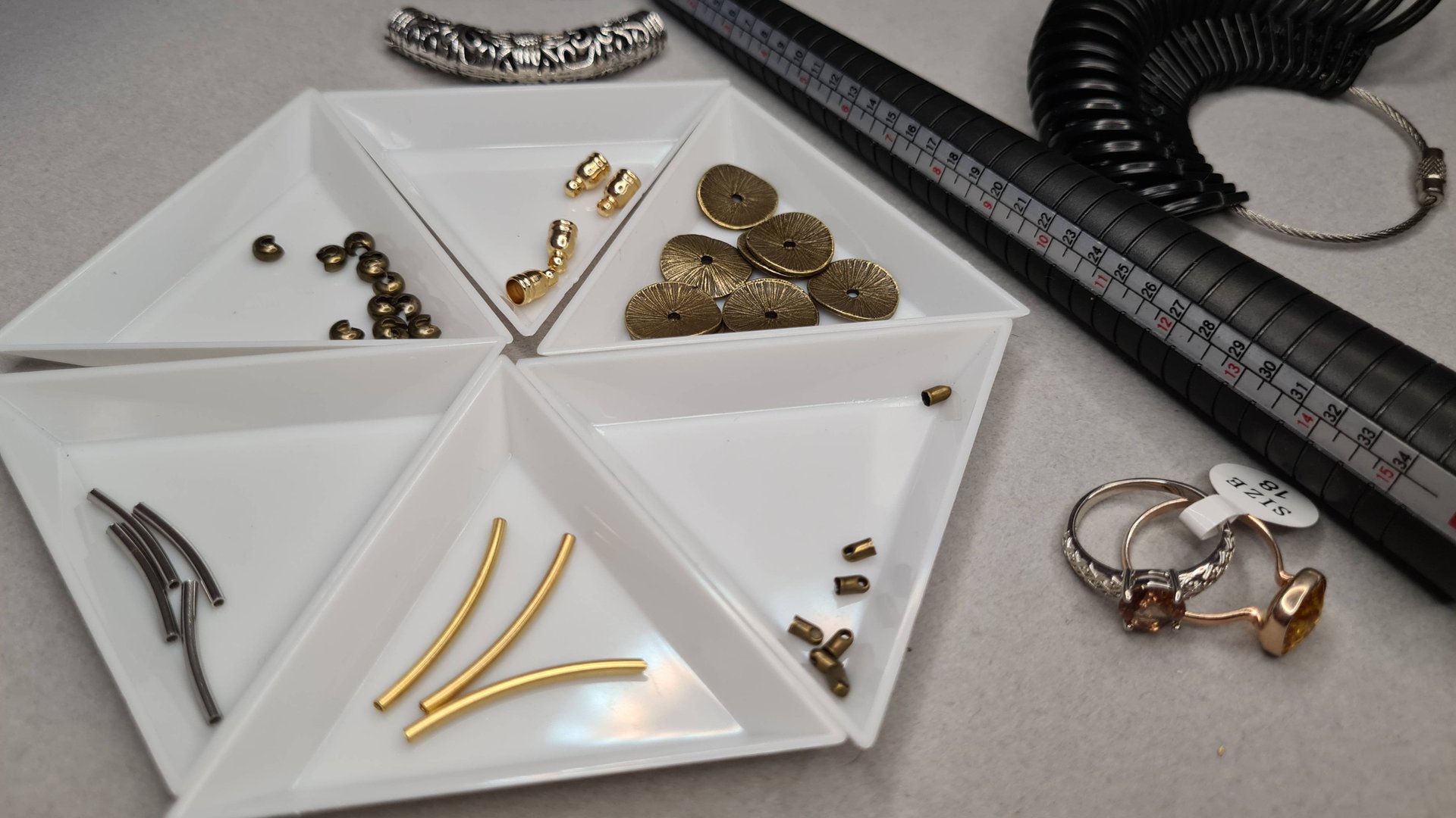 АлиЭкспресс🛒 Кольцемер и нужная фурнитура для сборки бус. смотреть онлайн