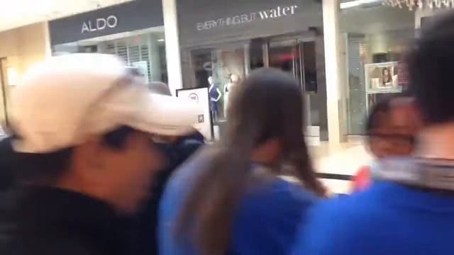 Kenwood Mall Apple Store iPhone 6 Launch HD смотреть онлайн
