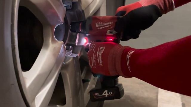 The Most Powerful and Compact Impact Wrench - Milwaukee M12 FIWF12 смотреть онлайн