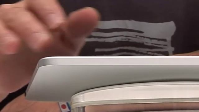 Tokyo fans snatch Apple's iPads смотреть онлайн