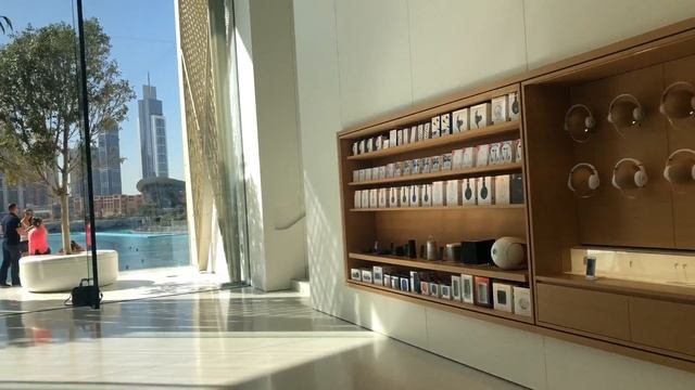 Dubai Mall Apple Store