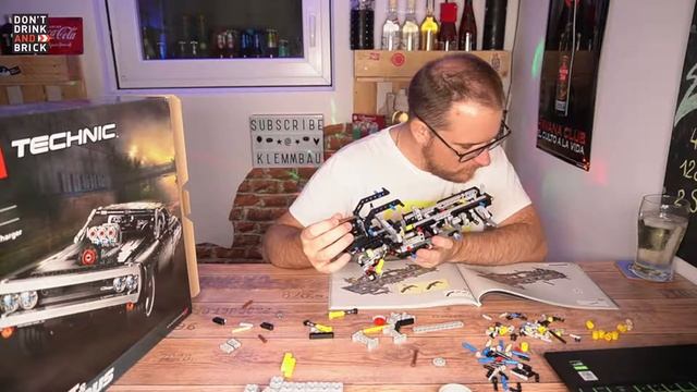 Dom's Dodge Charger | PART 2 | Set 42111 | Building in a Bar | LIVE BUILD смотреть онлайн