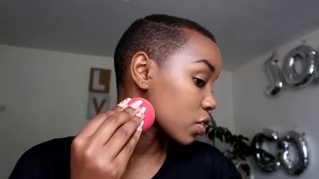 MY FIRST MAC FOUNDATION! FIRST IMPRESSIONS | VLOGMAS DAY 9 смотреть онлайн