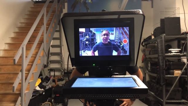 Simple tip: Using Teleprompter and iPhone for Interviews смотреть онлайн
