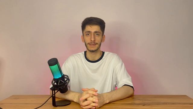 Реалистичная фейковая студия с помощью ИИ _ Студия дома за 0$ в CapCut