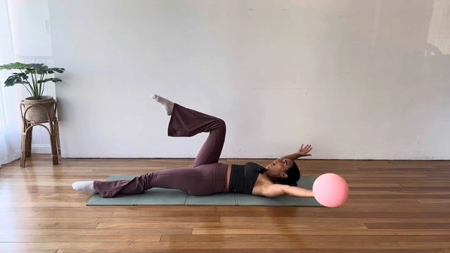 25 MIN PILATES MINI BALL | Full Body Intermediate Workout