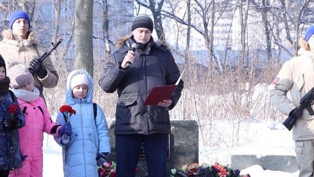 Возложение цветов на Братской могиле 440|Ботанический сад, Воронеж