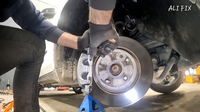 How To Replce Front Brake Pads Jeep Grand Cherokee  #jeepgrandcherokee #suspensionsystem