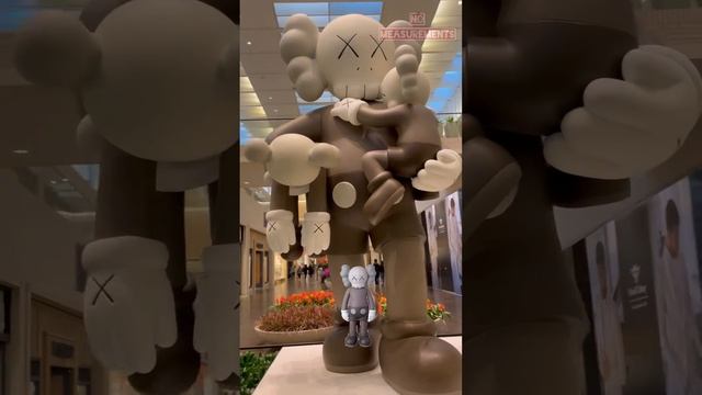 KAWS : Clean Slate at North Park Center | Dallas, TX | смотреть онлайн