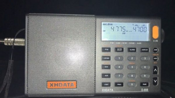 Tecsun S-8800 vs XHDATA D-808: Radio Tarma 4774.7 kHz, Tarma, Peru
