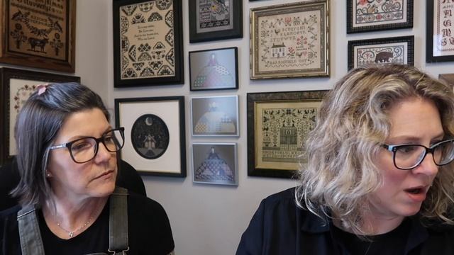 Flosstube #31 - Between Two WIPs - bunnies, ducks and moths смотреть онлайн