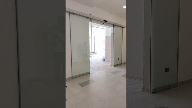 automatic galss door open and close. tormax conterbolt fixing. #instagram #subscribe #trending смотреть онлайн