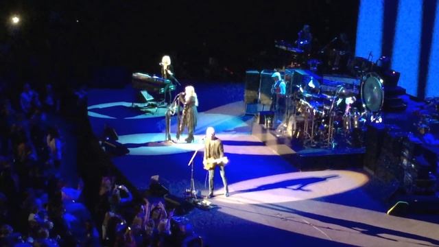 Fleetwood Mac , The Chain at Mohegan Sun Arena 02/07/15 смотреть онлайн