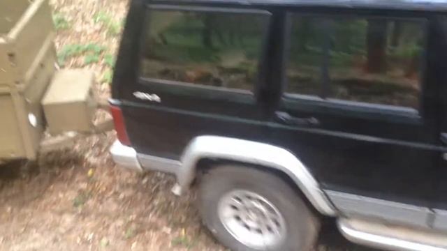 Jeep Cherokee 2.1 Turbo в лесу смотреть онлайн