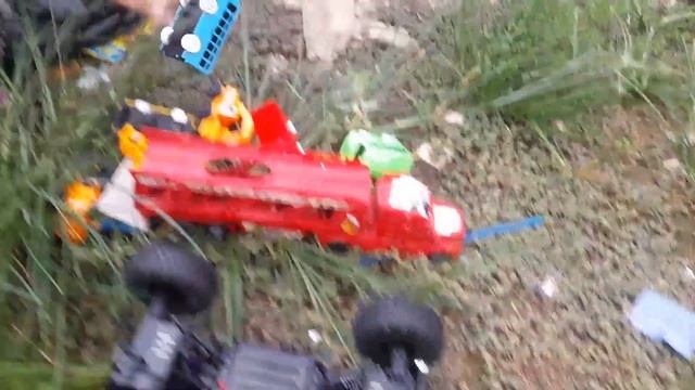 Menemukan Banyak Mainan Baru..dron Mobil Polisi.truk Beko.bus Tayo