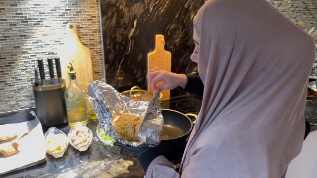 Ramadan vlog | Ramadan week 2, school run, iftar prep, family gathering, Jummah family meal, suhoor смотреть онлайн