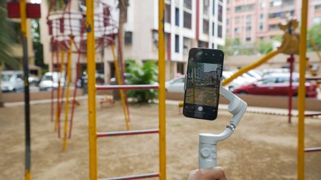 DJI OM 5 Mobile Gimbal Review - Sample Footage And Best Features смотреть онлайн