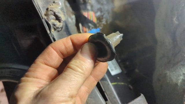 Jeep Grand Cherokee 05-11 Sunroof drain clog FIX! смотреть онлайн