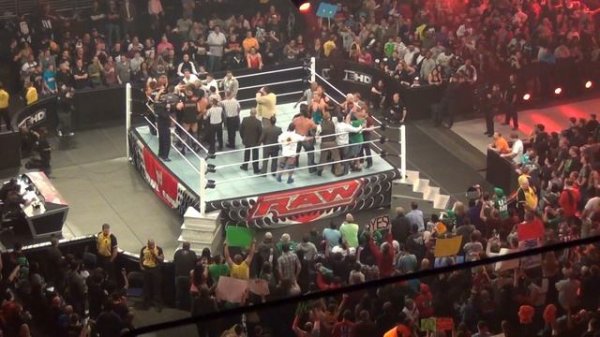 wwe monday night raw washington dc 037.MTS