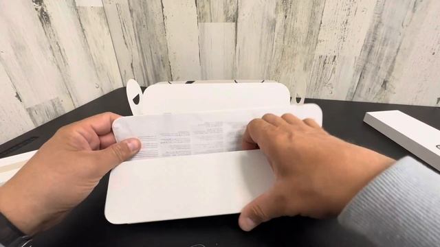 Unboxing of Apple Watch Series 8 GPS + Cellular, 41mm Silver Aluminum Case with White Sport Band смотреть онлайн