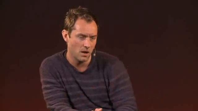Apple store: Jude Law talks about Robert Downey Jr. смотреть онлайн